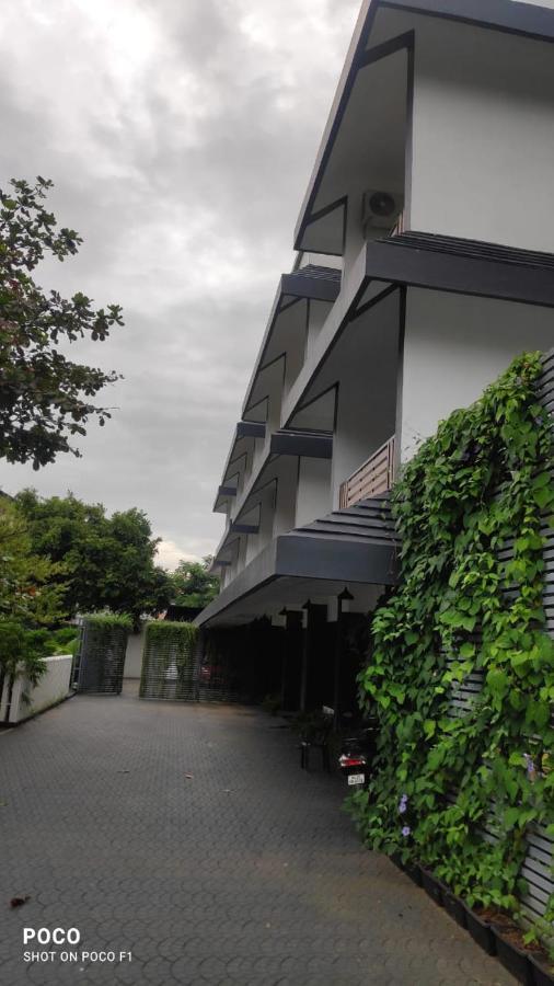 Emperor-Hotel Rachana Continental Pvt Ltd Kizhake Chālakudi Kültér fotó
