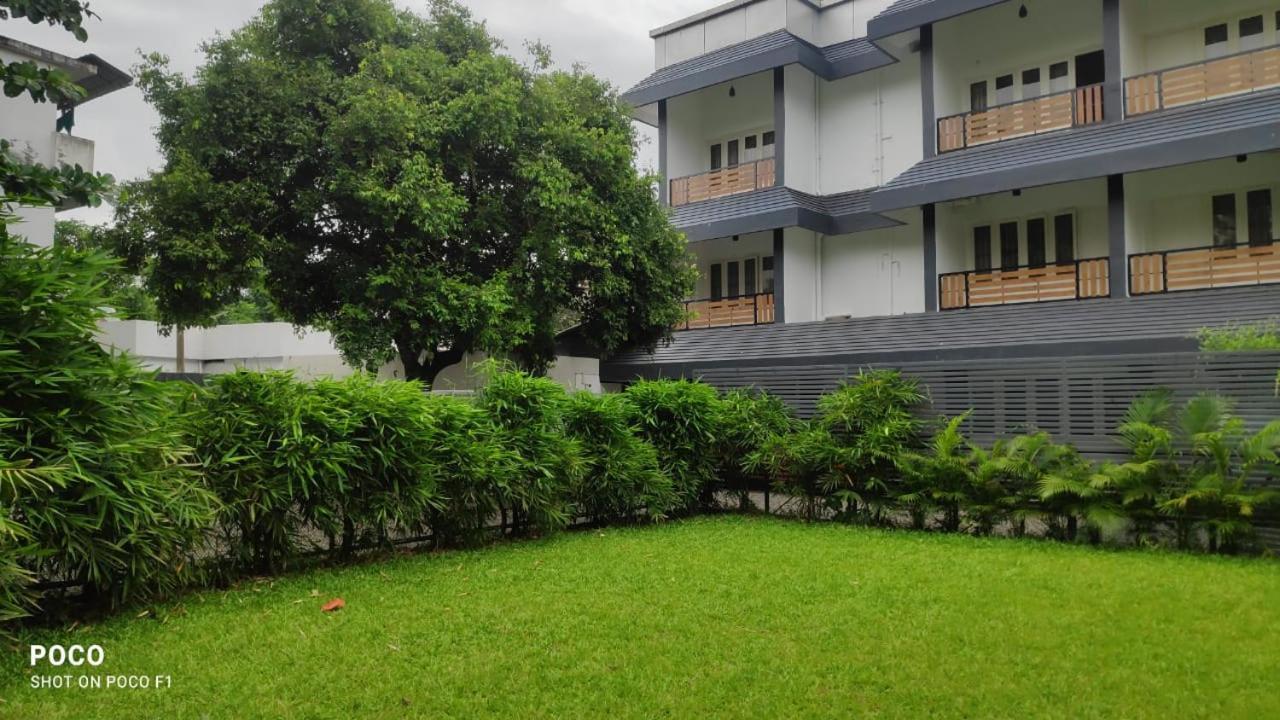 Emperor-Hotel Rachana Continental Pvt Ltd Kizhake Chālakudi Kültér fotó