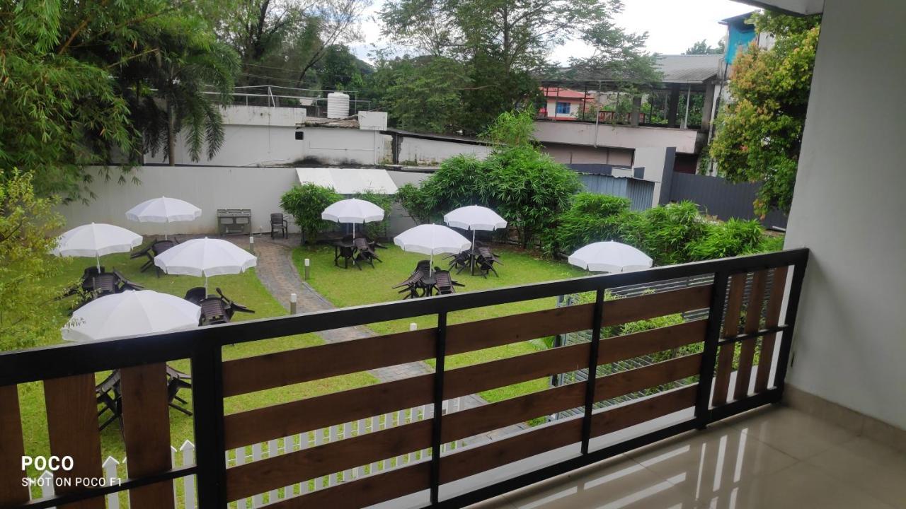 Emperor-Hotel Rachana Continental Pvt Ltd Kizhake Chālakudi Kültér fotó