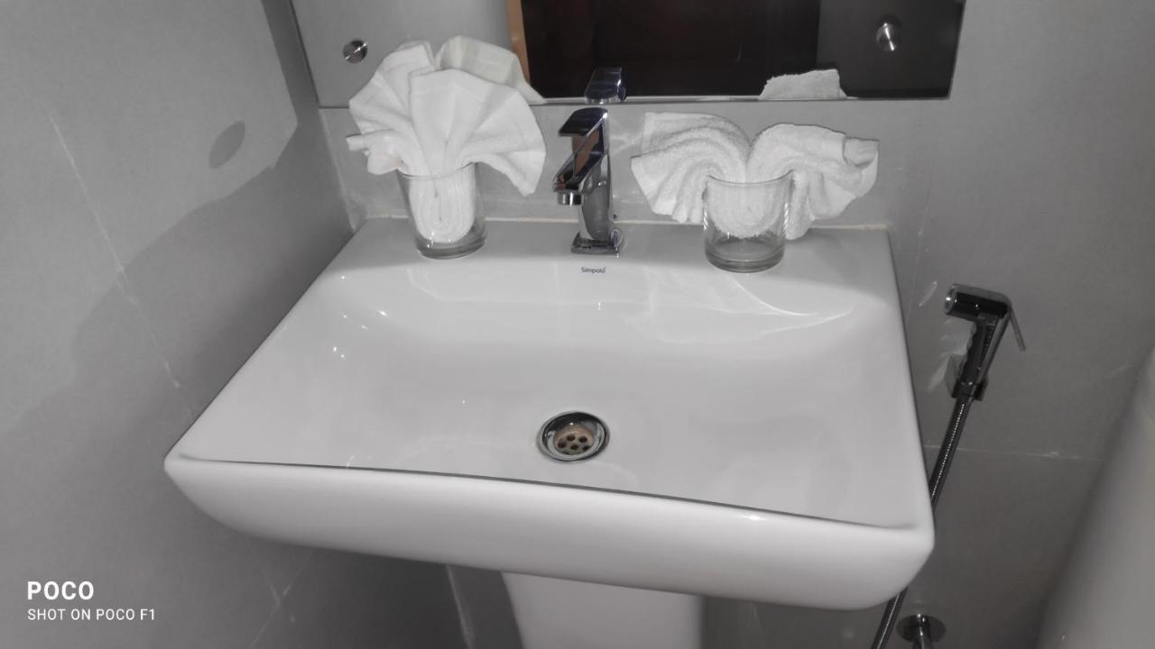 Emperor-Hotel Rachana Continental Pvt Ltd Kizhake Chālakudi Kültér fotó